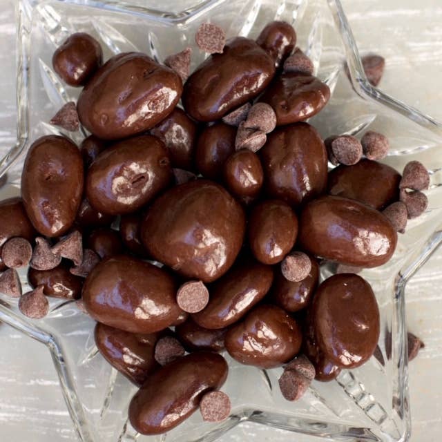 Rattlesnake Ranch Pecans with our 3.5 oz. Snack Size Kraft Bag,