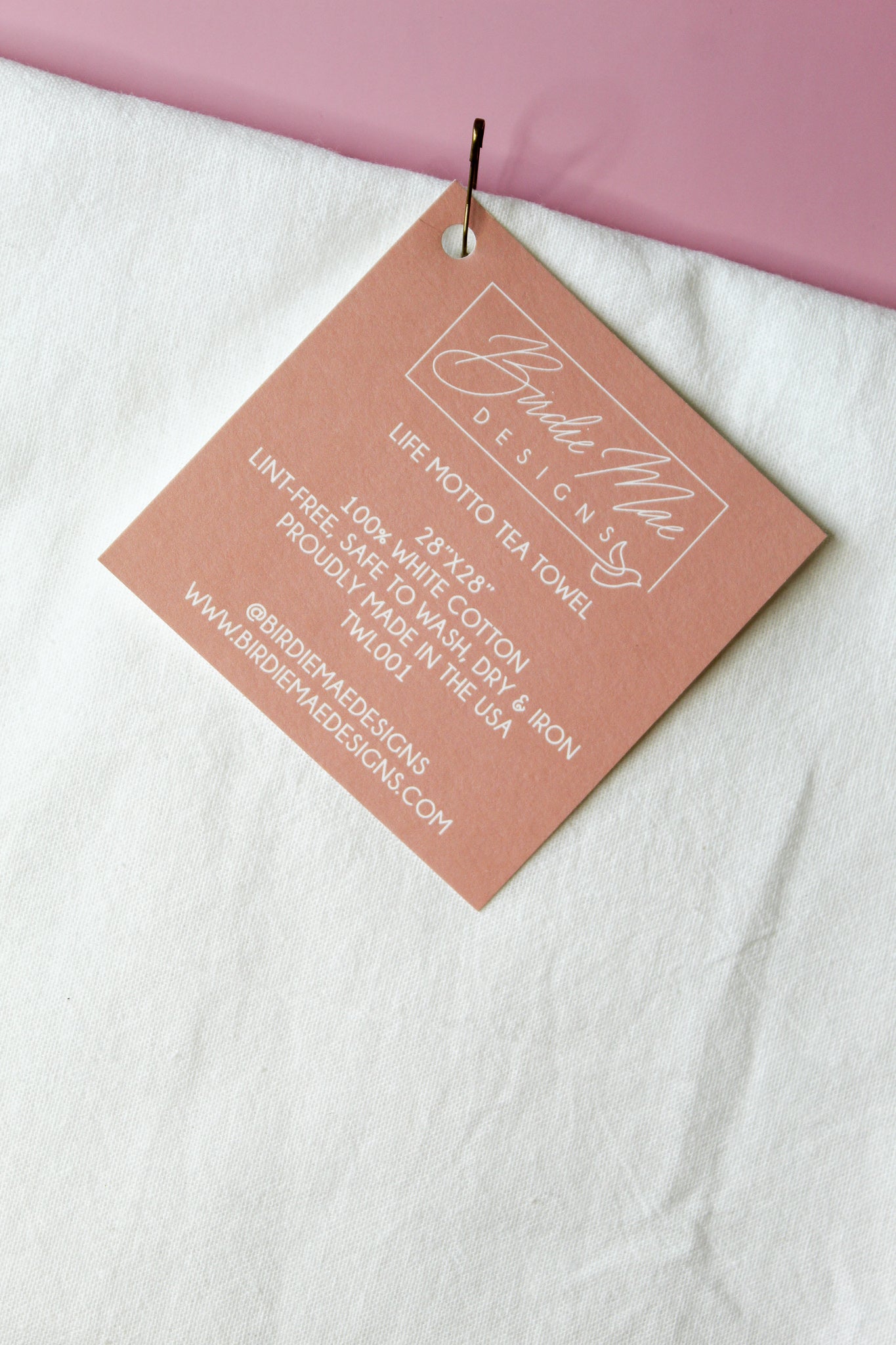 The Give Grace, Choose Joy, Pray Big is a hopeful tea towel and great present for any occasion. Our "Life Motto Collection" of three motivating phrases can bring joy and grace to your day. This tea towel is constructed with 100% cotton for long-lasting durability. Check out the other items from this inspirational collection - they can bring an even bigger impact! (This listing is for one tea towel only.)