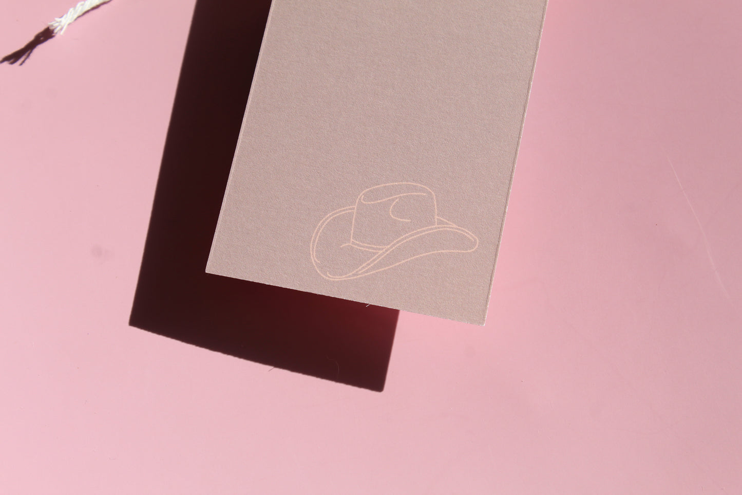 These "Hates Off To You" cute gift tags come in sets of eight and include white string. Be sure to grab the matching card, too! Perfect way to accent an gift to say congratulations or good luck!