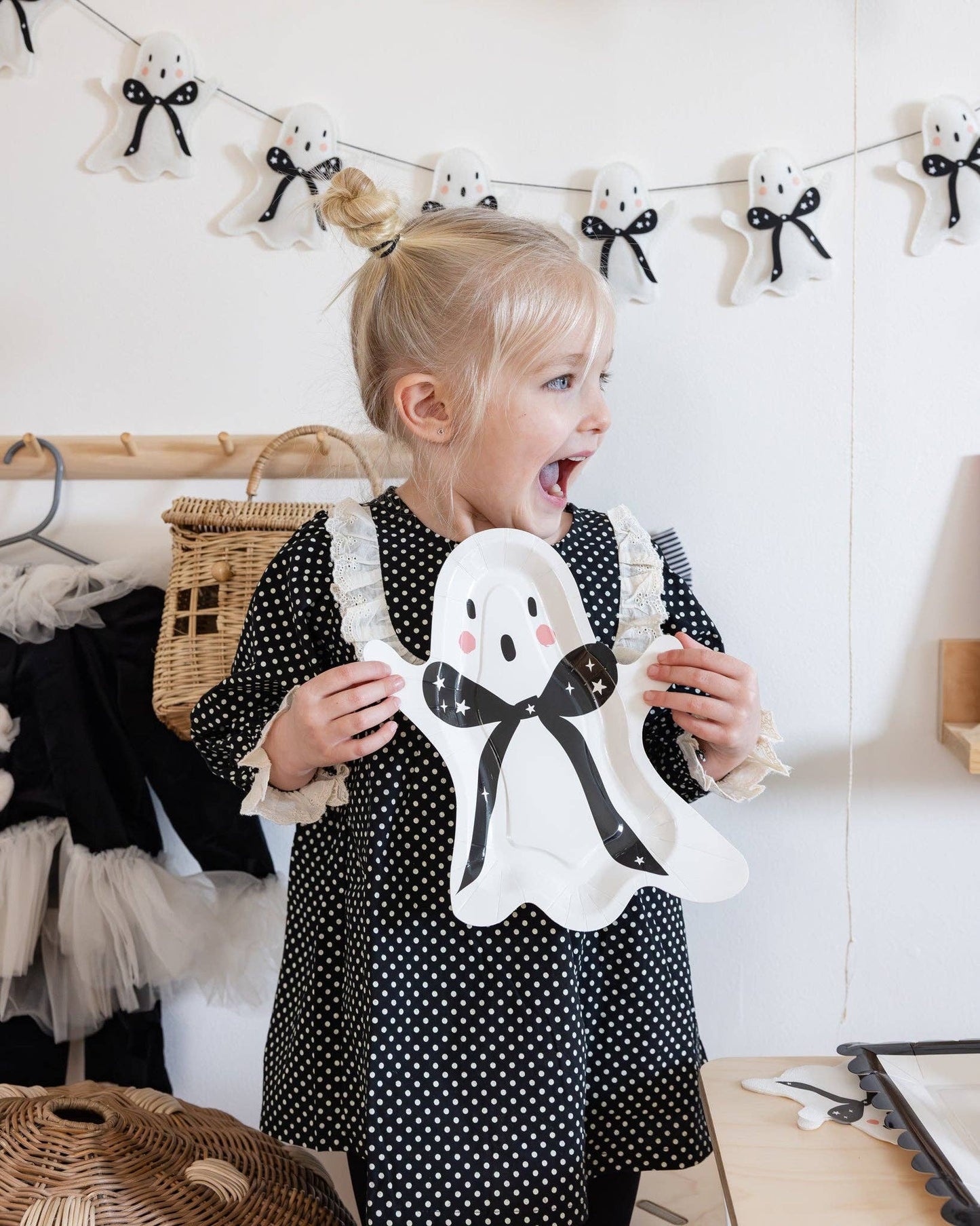 Spooky Cute Ghost Shaped Paper Plates