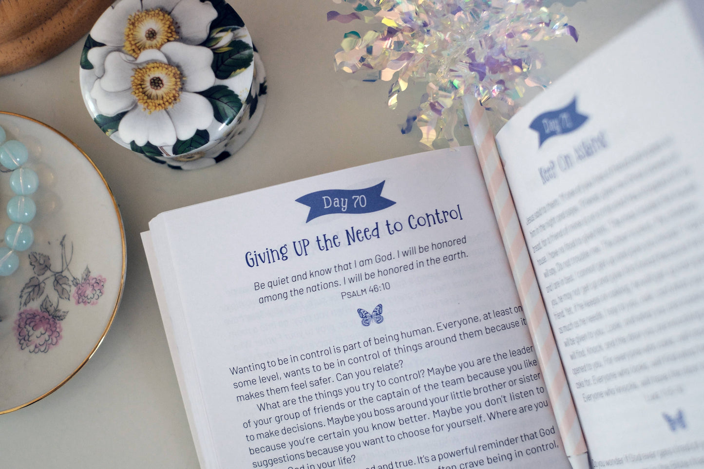 Daily Devotions and Prayers for Courageous Girls