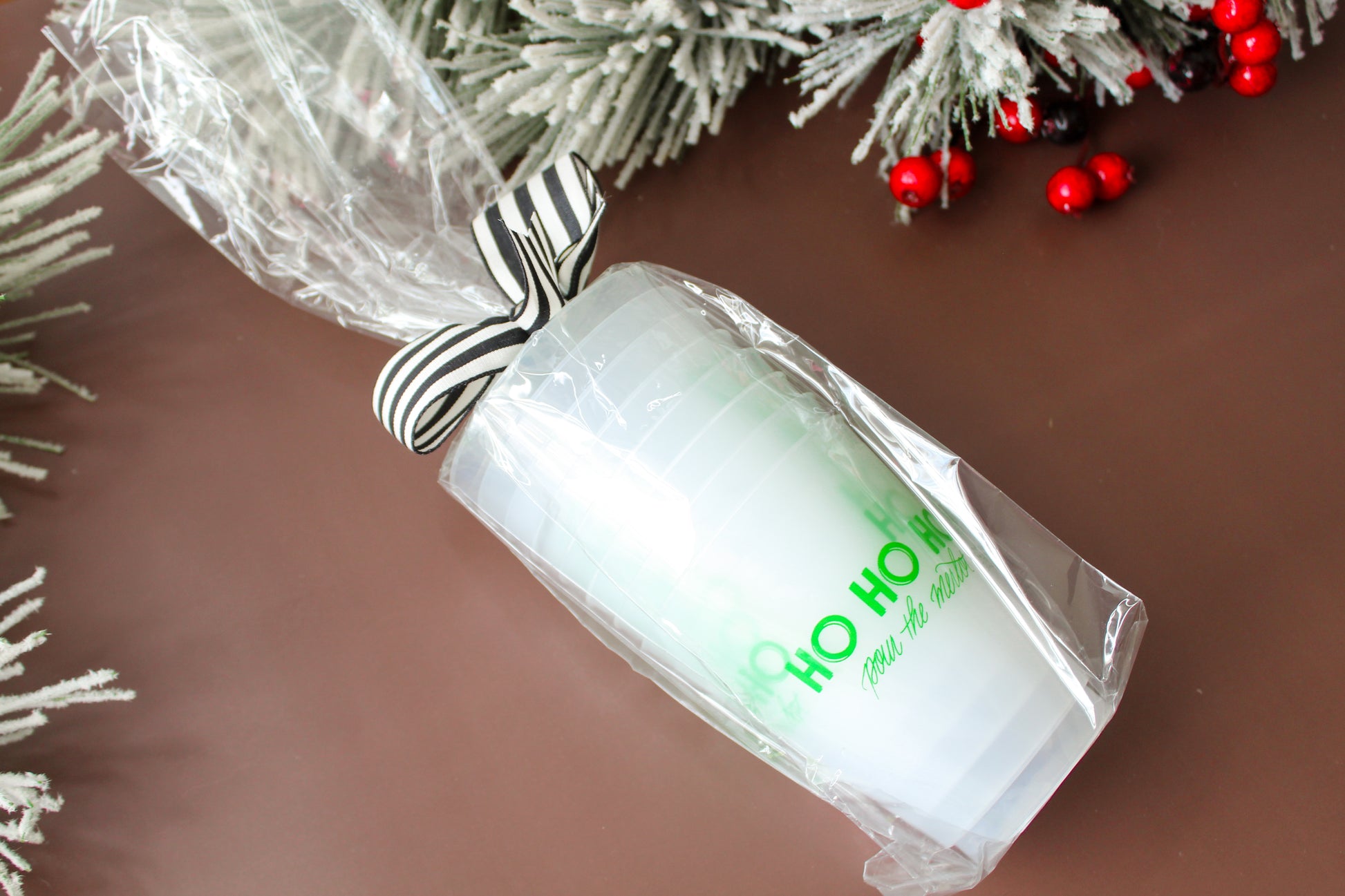 Christmas plastic cup. Ho Ho Ho Pour the Merlot. Frosted Shatterproof - Top Rack Dishwasher Safe - BPA Free - Recyclable