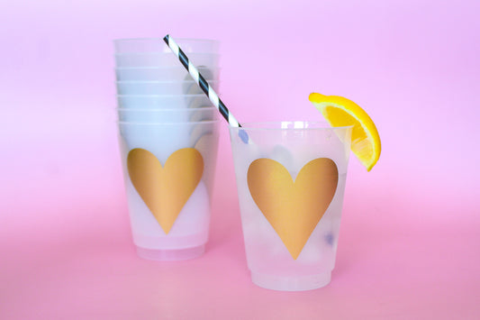 clear party cups with gold heart design for drinks