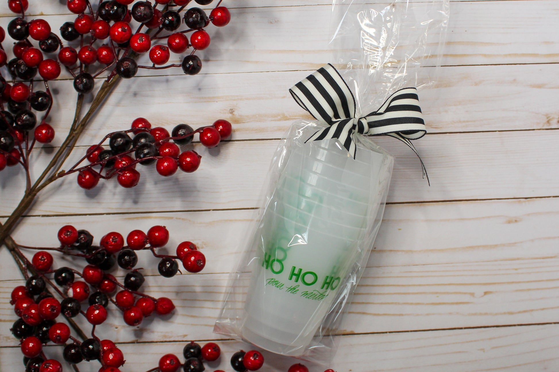 Christmas plastic cup. Ho Ho Ho Pour the Merlot. Frosted Shatterproof - Top Rack Dishwasher Safe - BPA Free - Recyclable