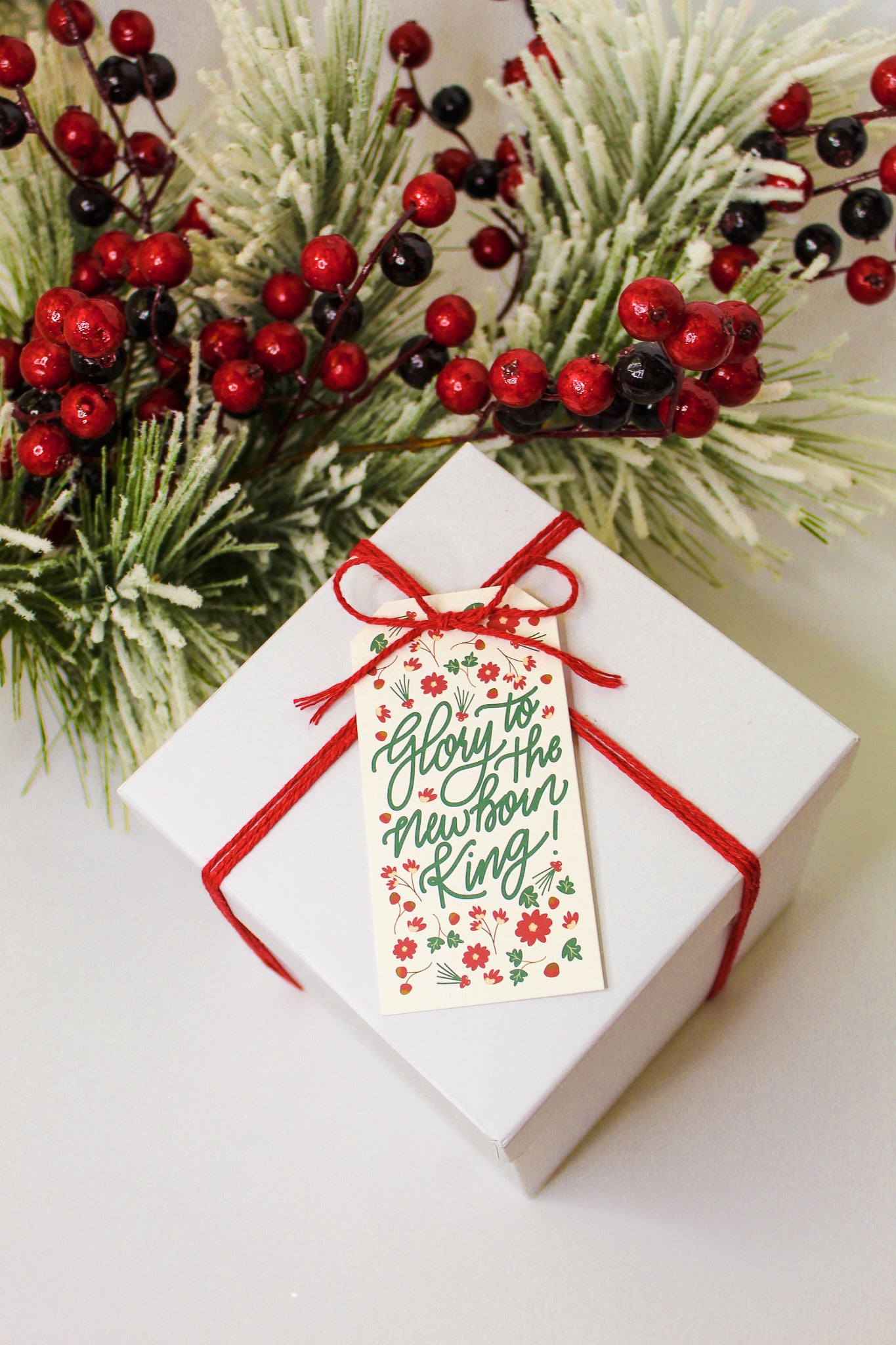 "Glory to the Newborn King!" Christmas gift tags add a festive touch to your holiday presents.  These cute tags come in sets of eight and include red string.
