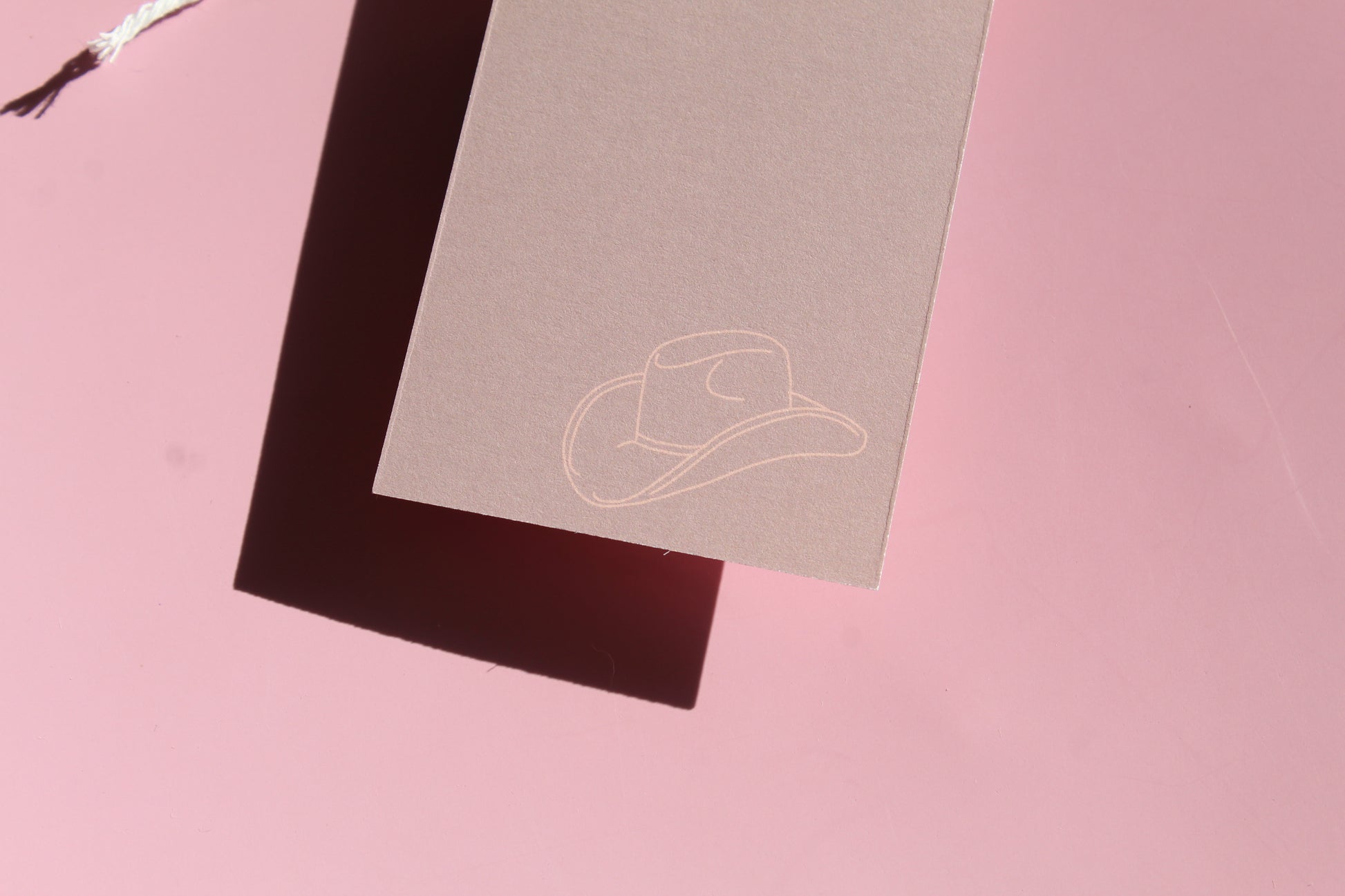 These "Hates Off To You" cute gift tags come in sets of eight and include white string. Be sure to grab the matching card, too! Perfect way to accent an gift to say congratulations or good luck!